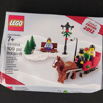 LEGO LIMITED EDITION 2012 CHRISTMAS SET NEW IN BOX