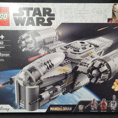 UNOPENED LEGO STAR WARS THE RAZOR CREST FROM THE MANDALORIAN