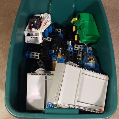 A BIN FILLED WITH ROKENBOK