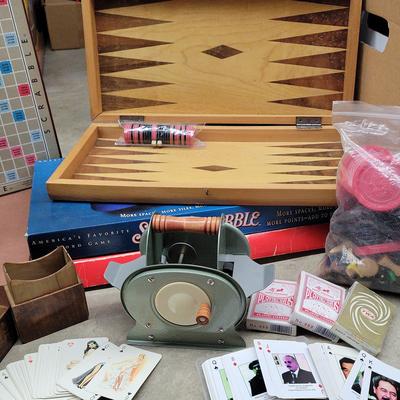 VINTAGE AND COLLECTIBLE GAME AND CARD LOT INCLUDING PIN UPS