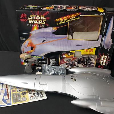 SLEEK STAR WARS EPISODE 1 ELECTRONIC NABOO ROYAL STARSHIP BLOCKADE CRUISER/PLAYSET