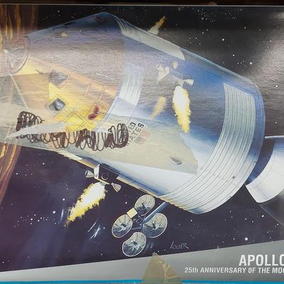 MODEL 1/32 APOLLO SPACECRAFT 25TH ANNIVERSARY OF THE MOON LANDING