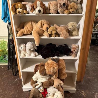 A Paws-itively Adorable Lot: Plush Dogs, Bears, & Cuddle Buddies	