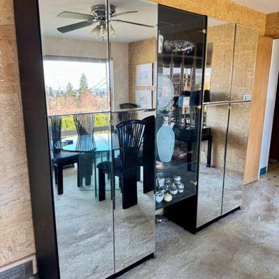 Mirrored Display Cabinets – Black Frame w/ Center Glass Shelf	
