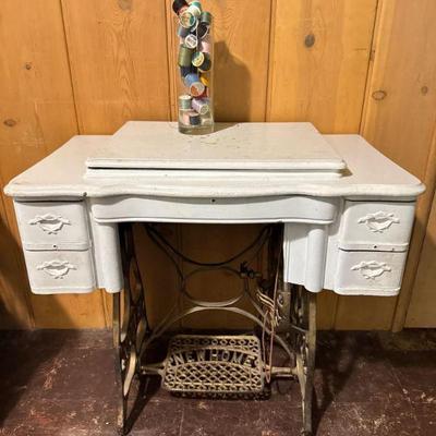 'New Home' Treadle Sewing Table w/ Storage Drawers + Sewing Threads	