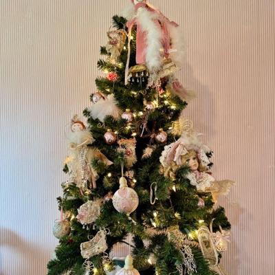 Enchanting Victorian Christmas Tree  w/ Pastel Pink & Gold Accents	