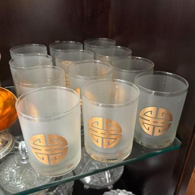 Crystal (Val Saint Lambert, Baccarat, Lalique, Waterford, Daum, Steuben), elegant china collections, vases