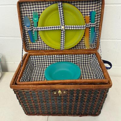 Picnic Basket Just Need A Quick Stop At Publix
