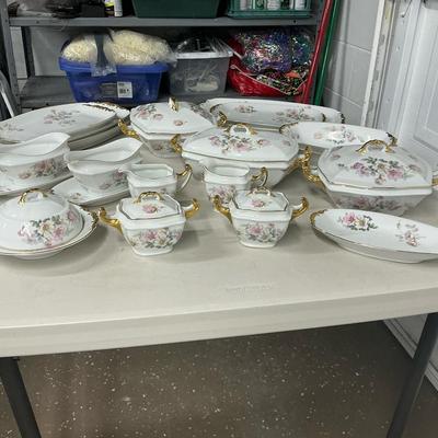 1930s Czechoslovakian Ewing Royal China Serving Pieces