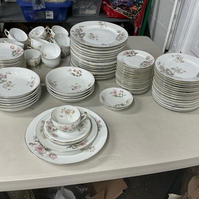 1930s Czechoslovakian China Set Service For 14