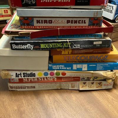 Hobby Craft Rubber Molds, Victory Picture Puzzle Clock, and More Vintage Arts & Crafts