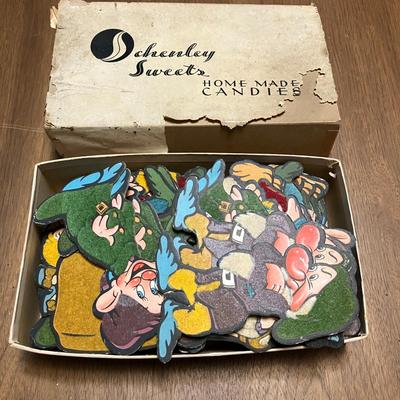 1944 Snow White Velvet Nursery Room Cutouts