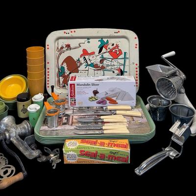 Vintage Kitchen & Picnic Treasure Trove!