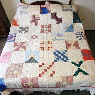 Classic Quilt w/ Charming House Design - Unique!