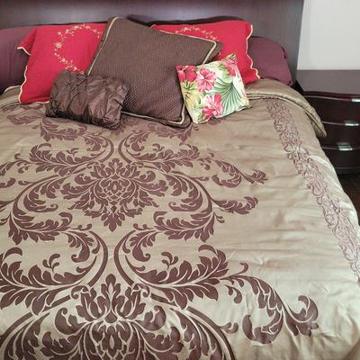 Cindy Crawford Home King Headboard & 3-Drawer Nightstand Set | Includes Mattress & Box Spring