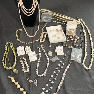 Elegant Pearl & Faux Pearl Jewelry Collection – Necklaces, Bracelets & Earrings in Varied Styles
