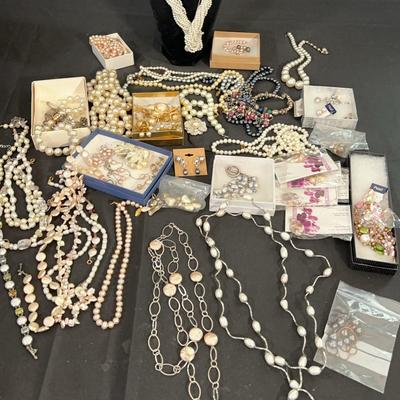 Pearl & Faux Pearl Jewelry Lot – Necklaces, Bracelets, Earrings & More