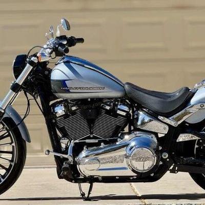 2023 Harley Davidson Softail Breakout 