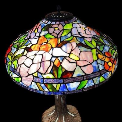 Tiffany Style Mosaic  Lamp 