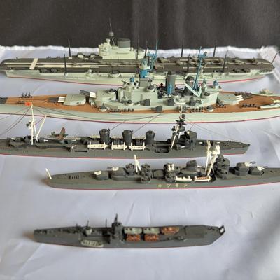 Model Warships * Aircraft Carrier 