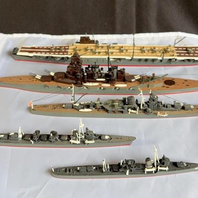 Model Warships * Aircraft Carrier 