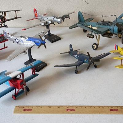 Airplane Models -Many Are New-Ray Brand