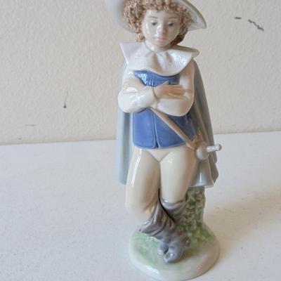 Lladro Nao 1987 'The Good Swordsman' Figurine 9"