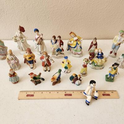 20pc Vintage Md. in Occupied Japan English Porcelain Figurines