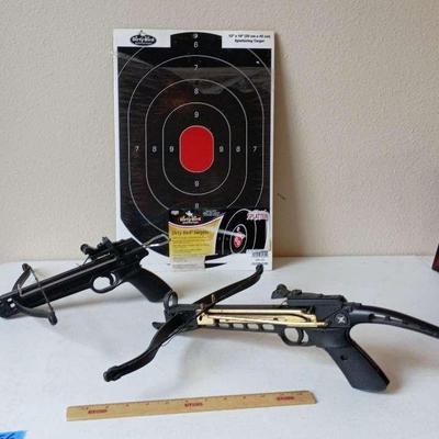 2 Pistol Crossbows(1 is M48 Kommando) Plus Targets