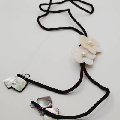 Mother Of Pearl Flower Necklace
