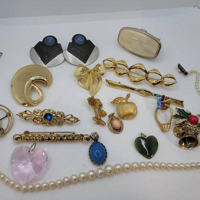 Earrings Ring Pins Necklace Pendants Costume Jewelry Lot