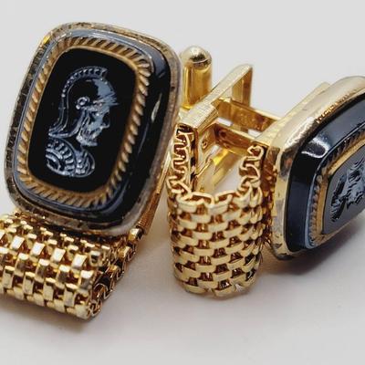Intaglio Hickok Gold Tone Cuff Links
