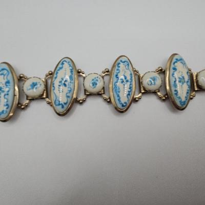 Silver Tone Bracelet in Blue And White China Style 