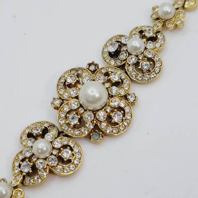 JBK Camrose Crosa Faux Peal And Rhinestone Bracelet