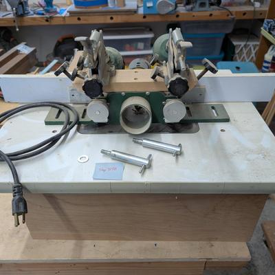 Porter-Cable Router Table with Fence and Feed Hold-Downs – Model 1001 Router Base Included