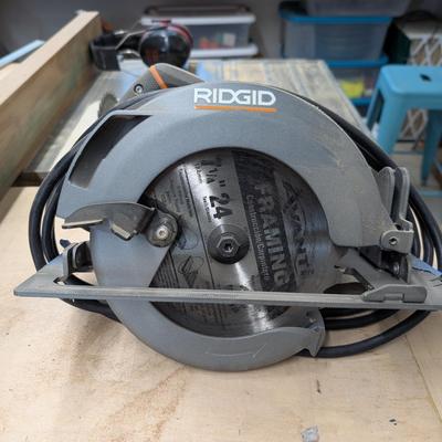 RIDGID 7-1/4" Electric Circular Saw with Avanti Framing Blade
