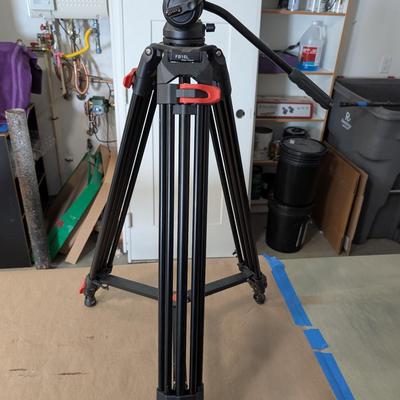 Professional Video Tripod with Fluid Head & Carrying Bag