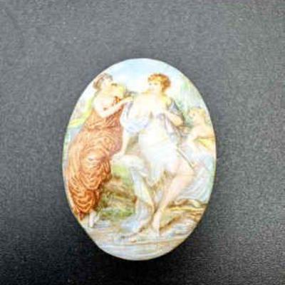 Vintage Fragonard Pill Box
