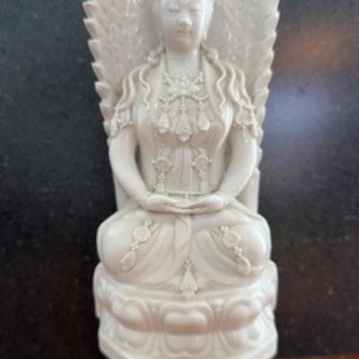 Porcelain Avalokiteshvara Kuan Kwan-Yin Guanyin Goddess Lotus Pose Statue