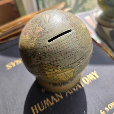 Globe banks