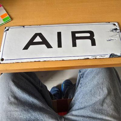 Antique porcelain Air Sign