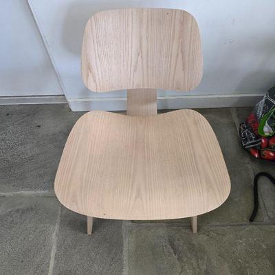 Eames chairs MCM⁸