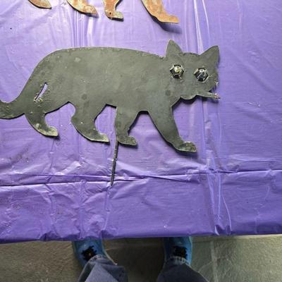 Metal cats marble eyes