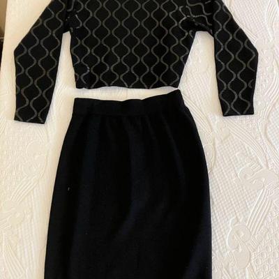 Ml116 st john knit sweater with coordinating skirt