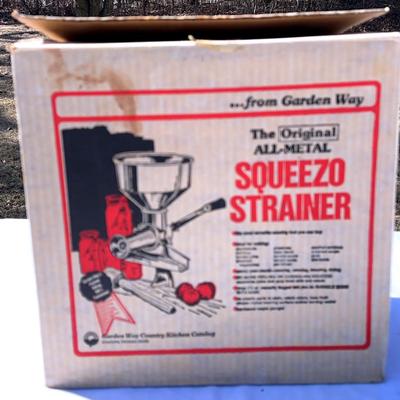 Squeeze Strainer