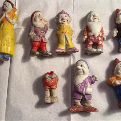 Snow White & The Seven Dwarfs In Porcelain