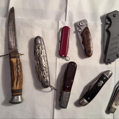 10 Pocket Knives 