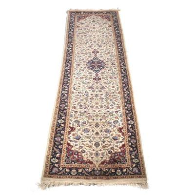 CREAM PATTERN RUNNER | cream field with a small central medallion, blue and red border - w. 32 x l. 120 in.