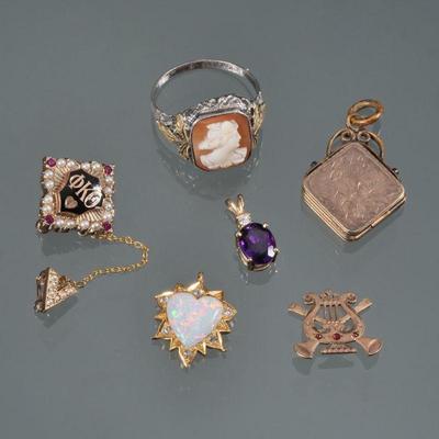 (6pc) MISC. 10K GOLD CHARMS, PENDANTS, FINDINGS | Including a 10k white gold cameo ring (size 7); an engraved picture locket (unmarked) ;...