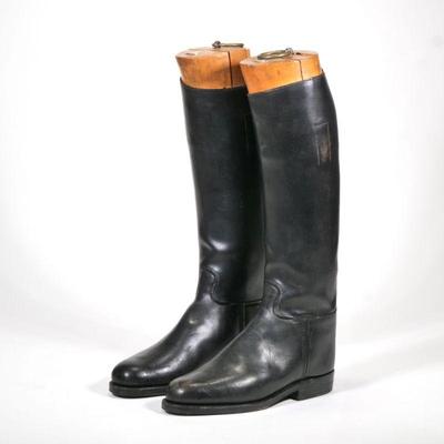 "POULSEN LEATHER RIDING BOOTS | A pair of black leather riding boots with a pair of Poulsen, Skone & Co. Boot Makers wooden boot...